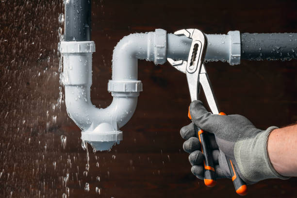 Professional Pipe Repair technician working in Woodlawn, VA